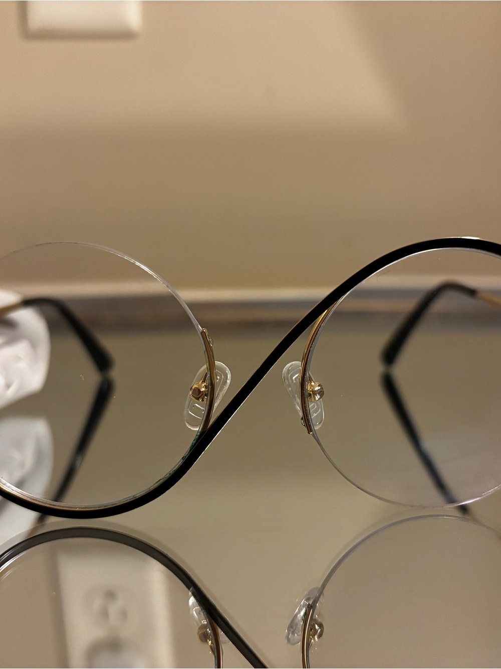 Round Rimless Reading Glasses - Black and Gold